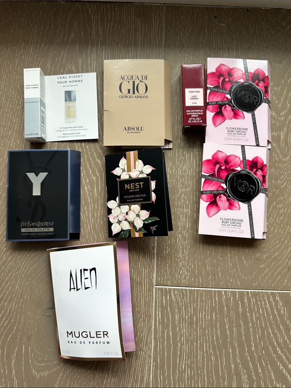 NWT Assorted Womens and men’s perfume samples